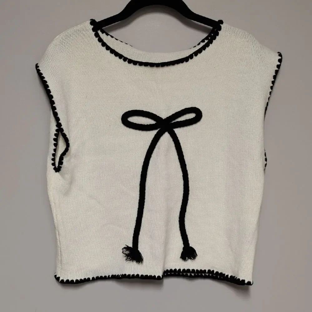 SHEIN White and Black Sweater